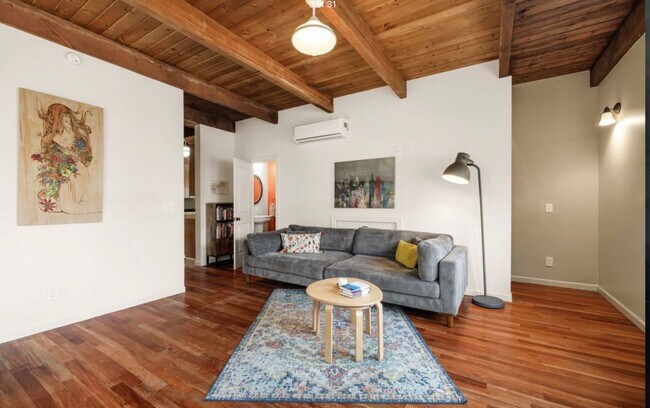 Foto del edificio - 2716 SE Roswell St