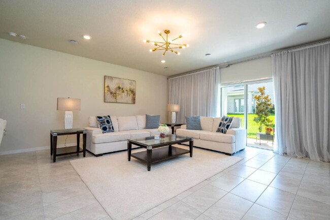 Building Photo - Discover Comfort and Style: Spacious 3-Bed...