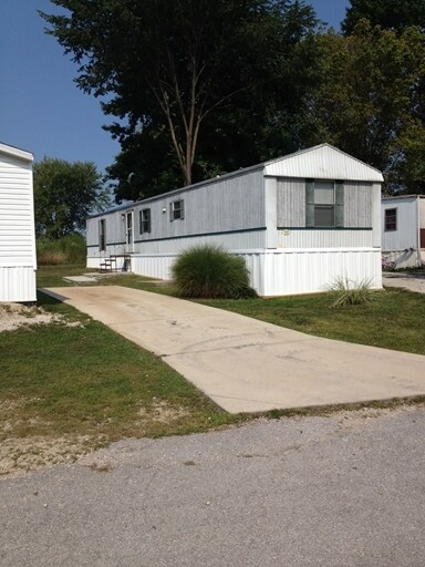 Primary Photo - 15 Peach Dr