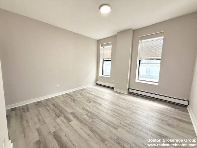 Building Photo - 9 Ruggles St