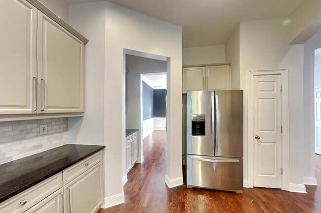 Foto del edificio - 3008 Montclair Cir SE
