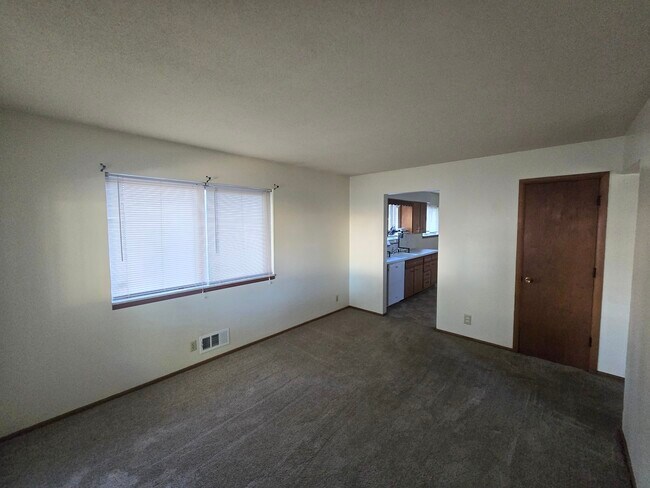 Vista de la sala de estar n.° 1 - 3405 S Oxford Ave