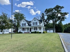 Building Photo - 106 Smyrna Ave