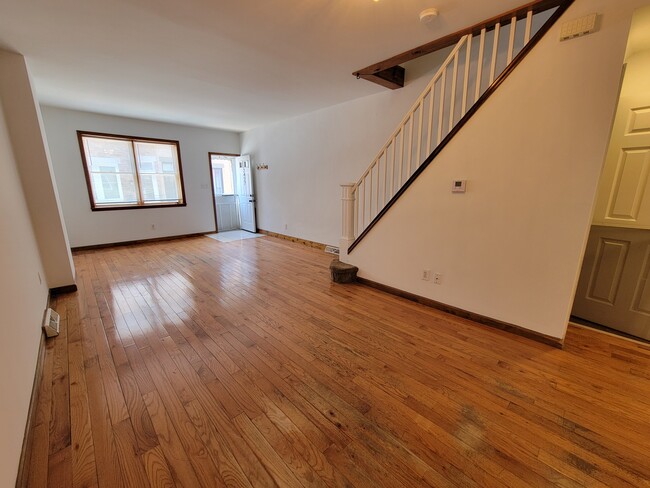 Building Photo - 2427 S Hicks St