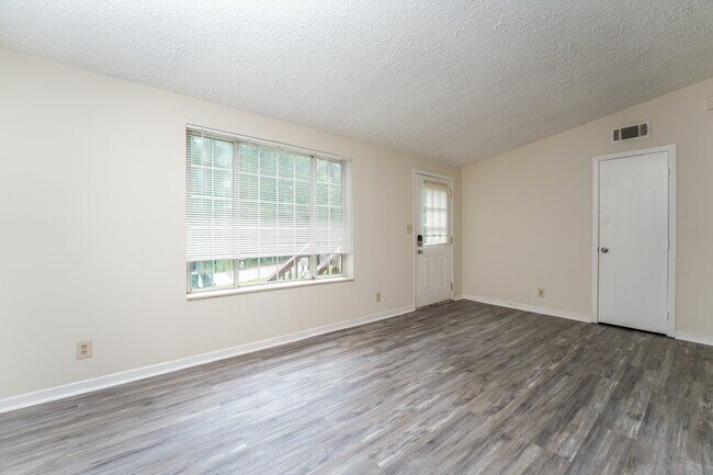 Foto del edificio - 4275 Bradley Dr SW