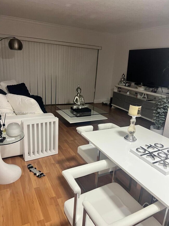 Foto del edificio - 230 NW 87th Ave