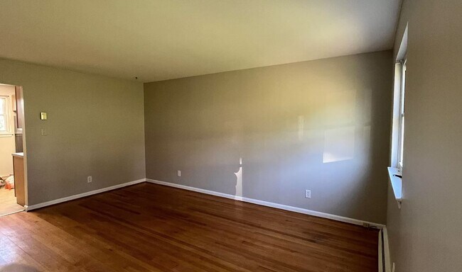 Sala de estar - 1033 Jeanette Ave