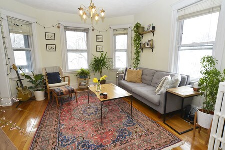 Primary Photo - 89 Rockview St