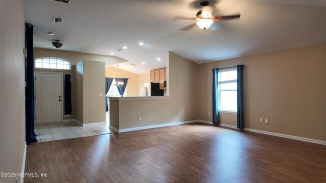 Foto del edificio - 1060 Beckingham Dr