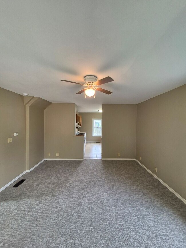 Foto del edificio - Charming 2 bed-1 bath in Bloomington
