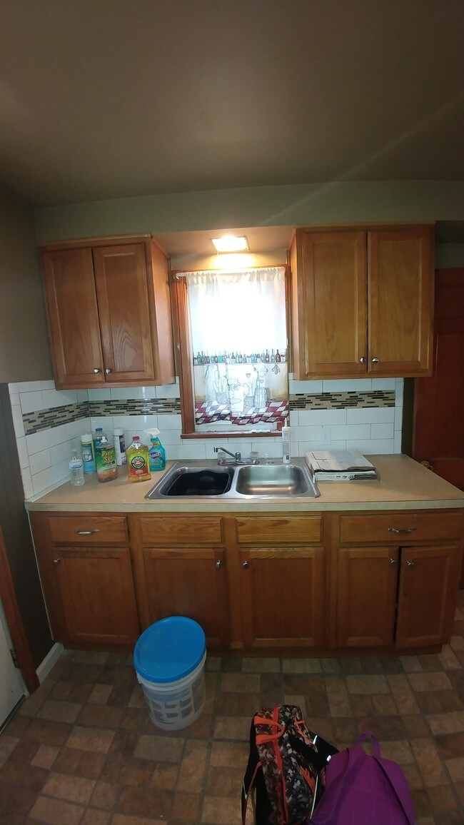 Foto del edificio - 10806 Wadsworth Ave