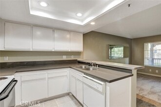 Building Photo - 192 S Cross Creek Rd