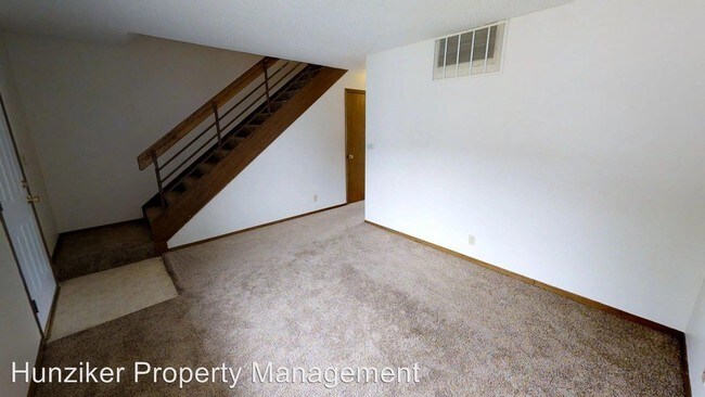 Building Photo - 214 S Hyland Ave