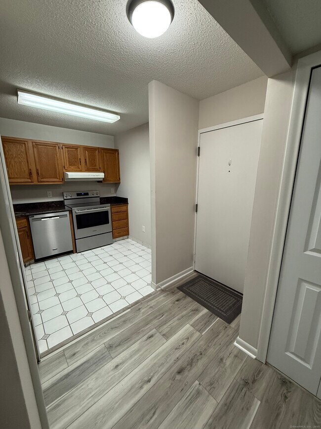 Foto del edificio - 402 Twin Circle Dr