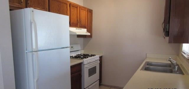 Building Photo - 661 Bristol Dr