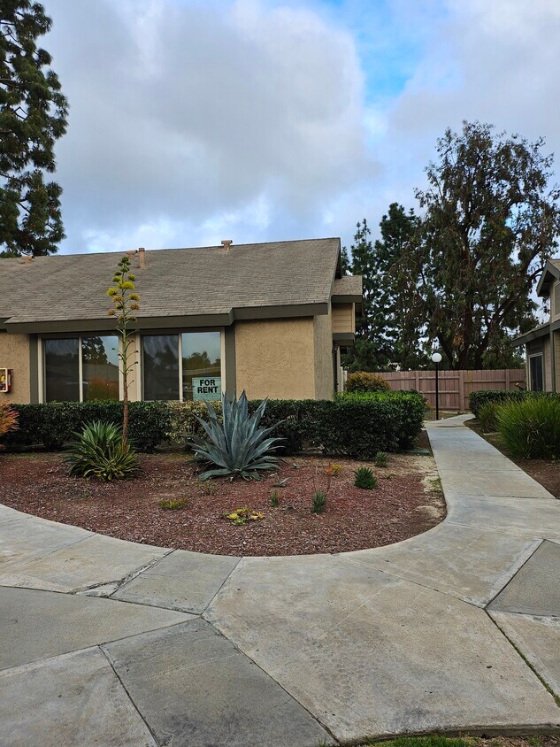 2762 Casey St Unit 2762CaseyStreet, San Diego, CA 92139 Condo for