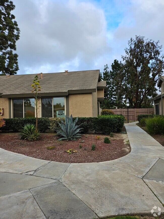 Meadow Run Apartments for Rent with Extra Storage San Diego, CA 1