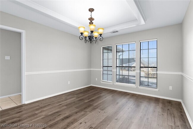 Foto del edificio - 8808 Skypark Dr