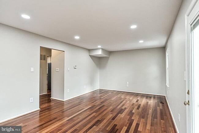 Foto del edificio - 5572 Kendrick Ln