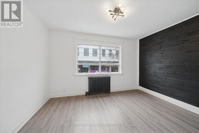 Photo du bâtiment - 1578 Queen St E