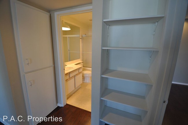 Foto del edificio - 11923 Laurelwood Dr