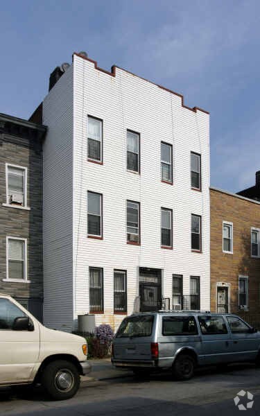 Building Photo - 205 Sumpter St