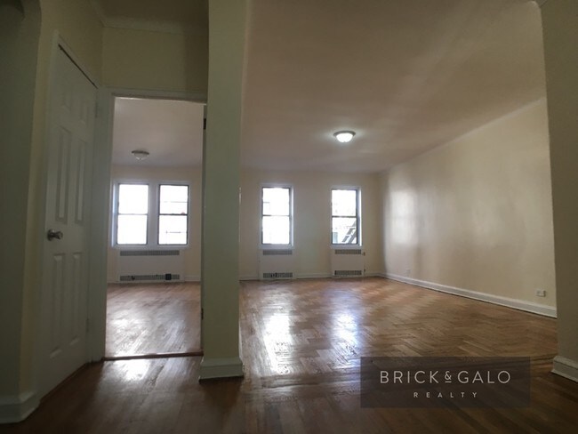 Foto del edificio - 855 E 19th St