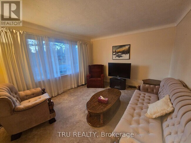 Building Photo - 1 Joan St