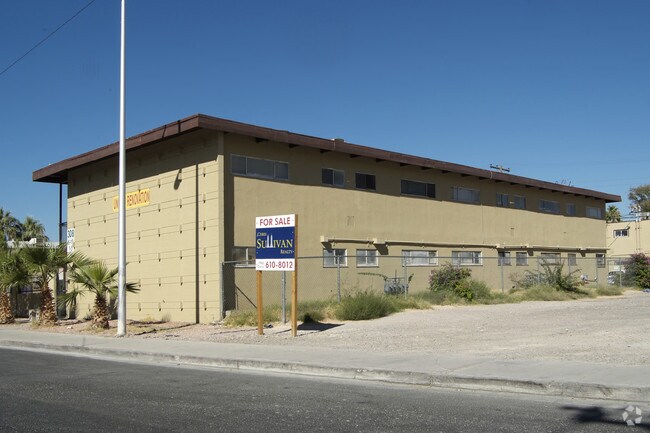 Building Photo - 308 W Cincinnati Ave