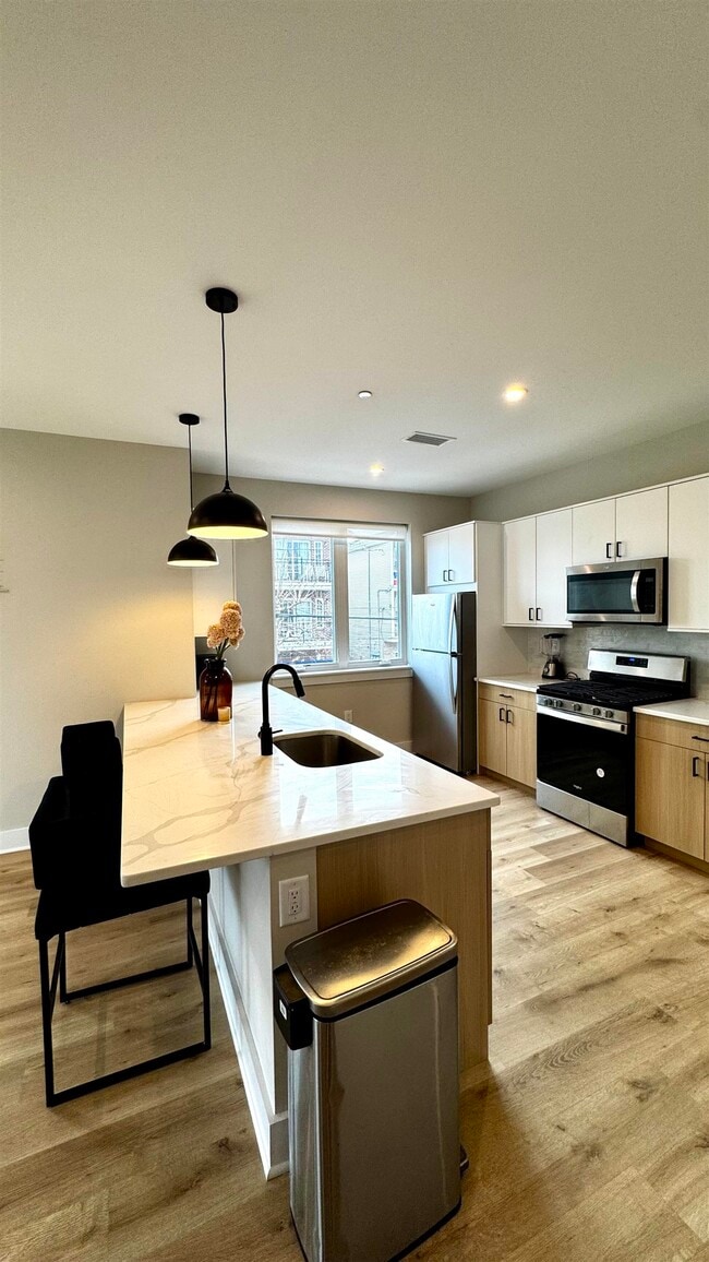 Foto del edificio - 203-205 Randolph Ave Unit# 101