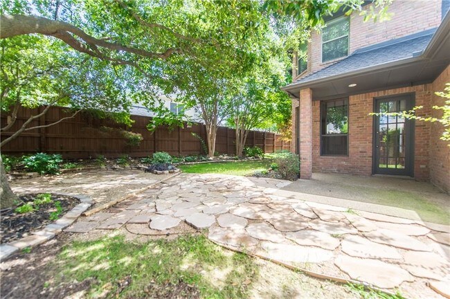 Building Photo - 3221 Oak Hollow Dr