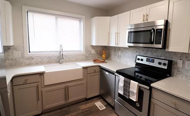 Building Photo - 5733 Waterwood ~ Waters Edge