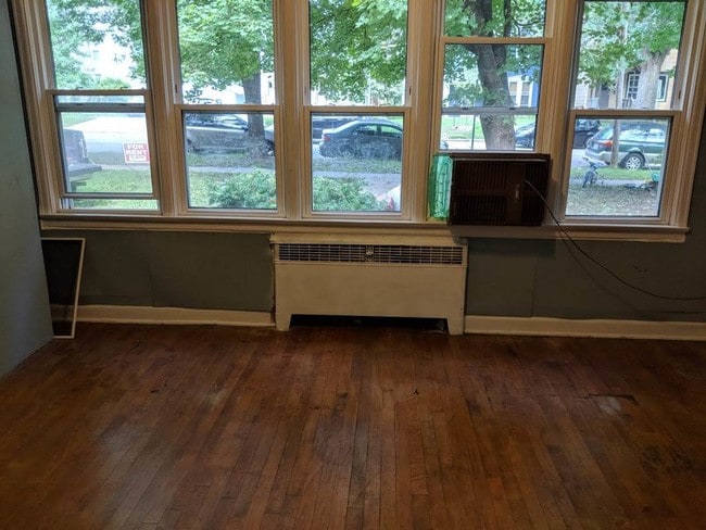 Building Photo - 1245 E Dayton St