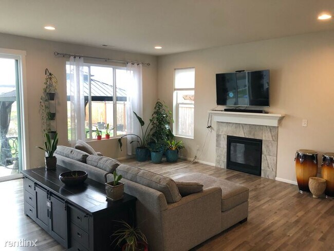 Building Photo - 5 br, 3 bath House - 812 Sigafoos Ave NW