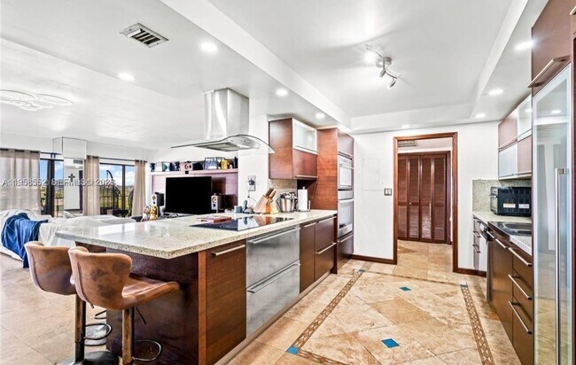 Photo - 1800 NE 114th St House