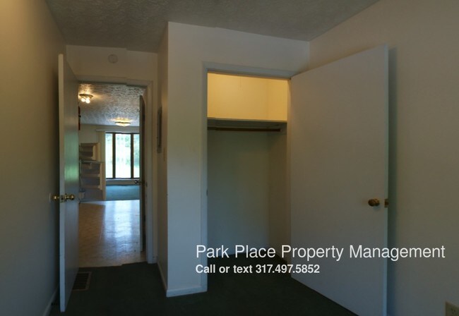 Building Photo - 860 N Lincoln St