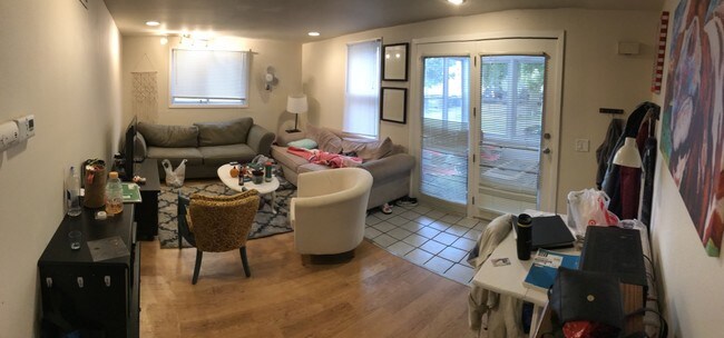 sala de estar - 18 N Bassett St