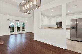 Building Photo - 12660 Hillcrest Rd