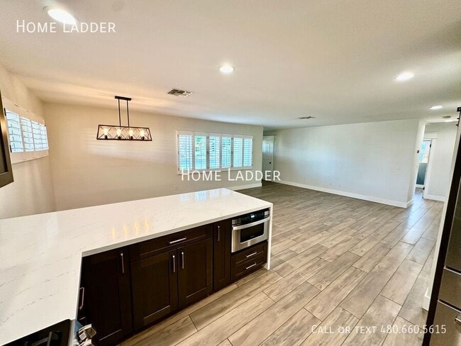 Foto del edificio - 4728 E Edgemont Ave