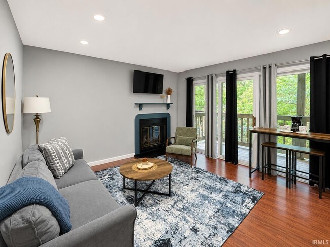 Building Photo - 9305 S Pointe Retreat Dr
