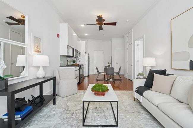 Building Photo - APARTMENT