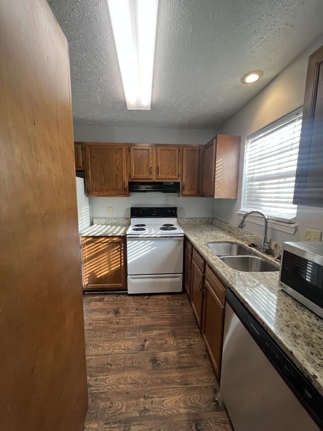 Building Photo - 6259 Woodrun Pl