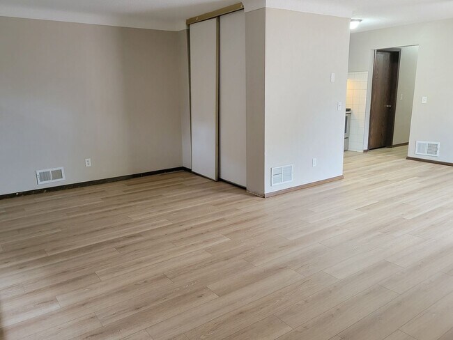 Foto del edificio - 735 3rd St