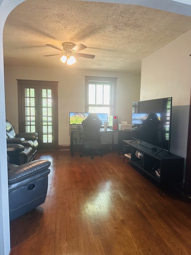 Living Room - 5934 Arendes Dr