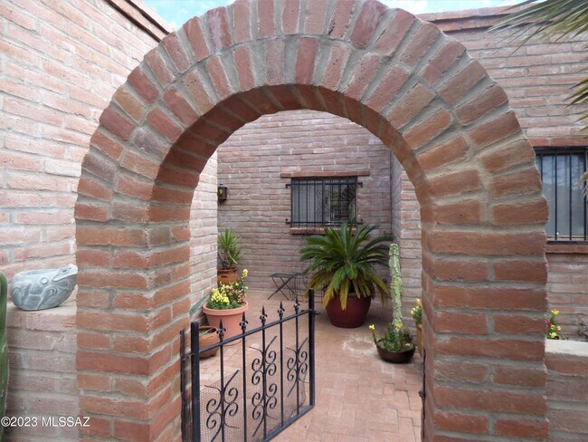 Foto del edificio - 5300 N Montezuma Trail