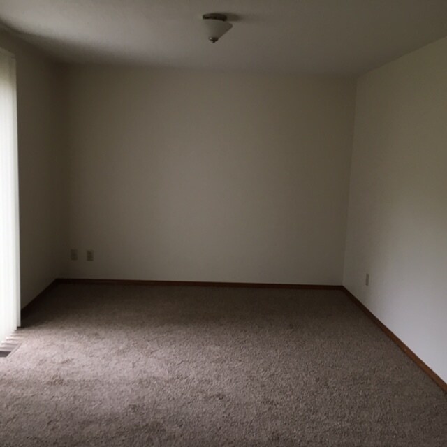 Building Photo - 17545 NW Woodmere Ct