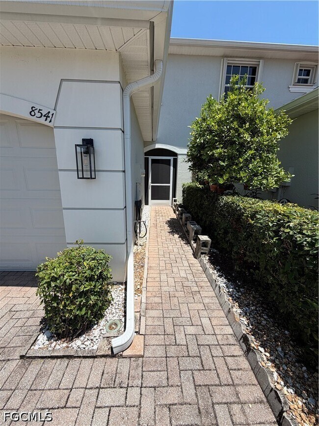 Foto del edificio - 8541 Athena Ct