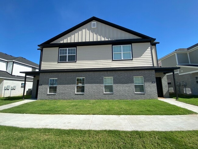 Building Photo - 778 S Amarillo Ave