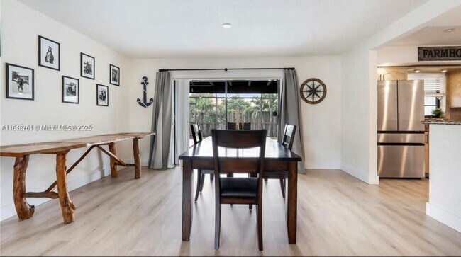 Foto del edificio - 9510 NW 31st Pl