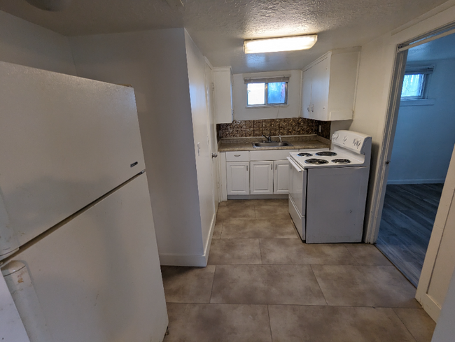 Foto del edificio - 467 N Harrisville Rd
